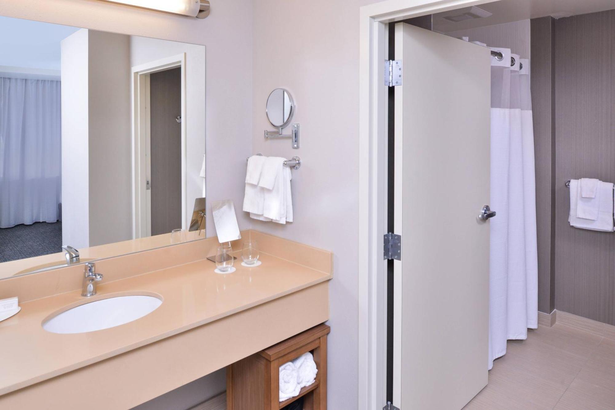 Courtyard By Marriott Columbus Grove City Exterior photo