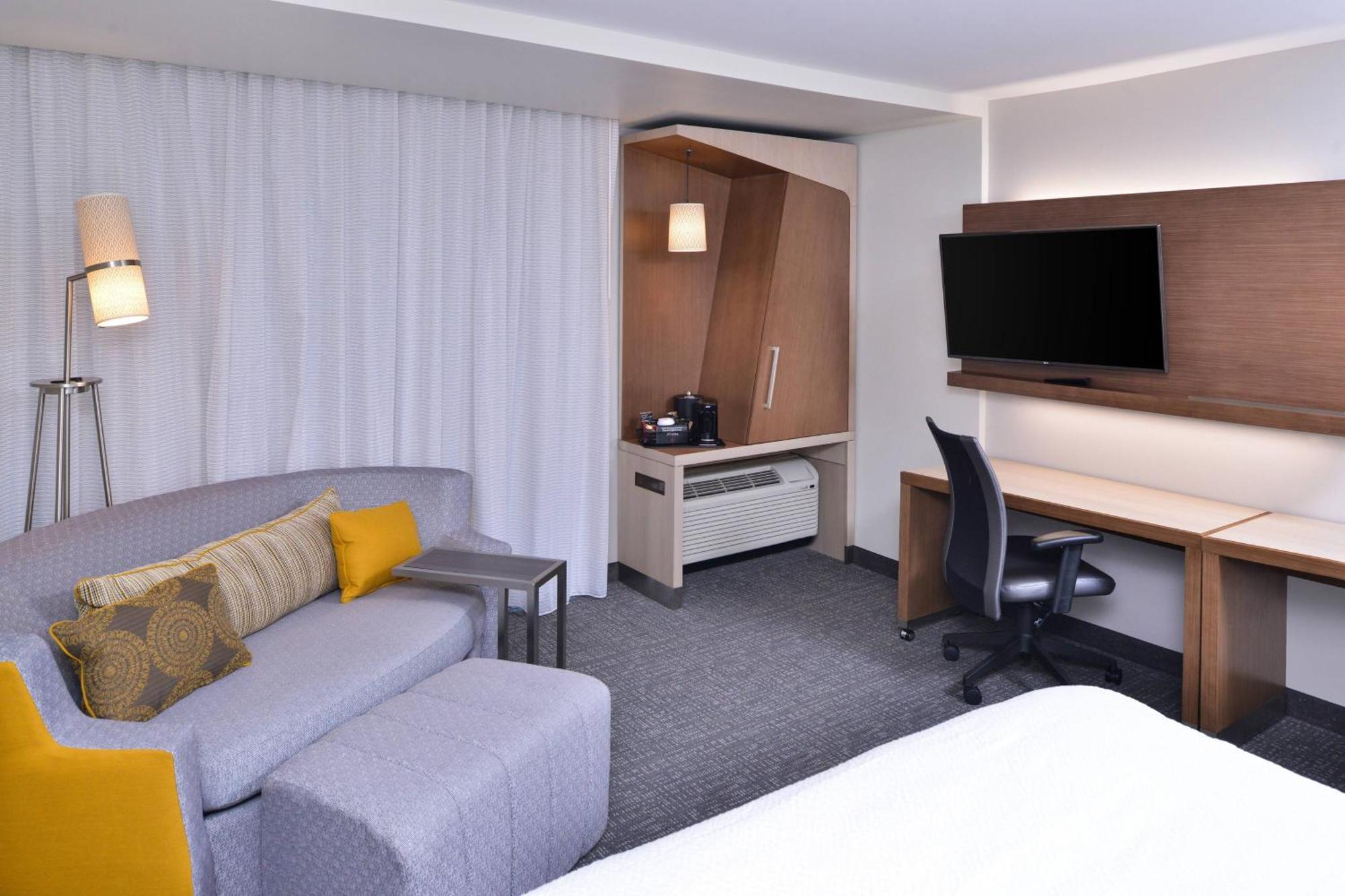 Courtyard By Marriott Columbus Grove City Exterior photo